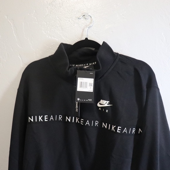 Nike - Picture 4 of 7